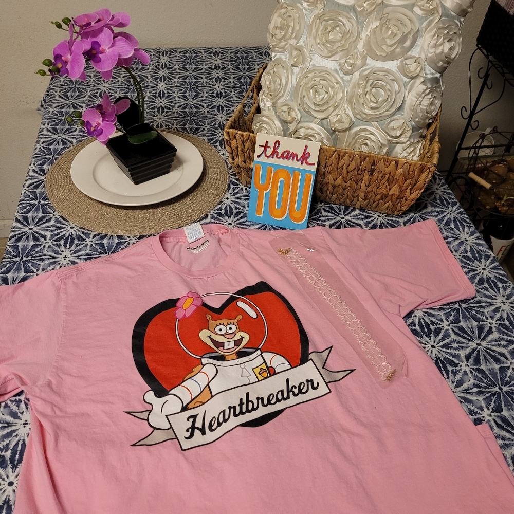 Woman's Nikelodeon Sandy Top. Size 2xl